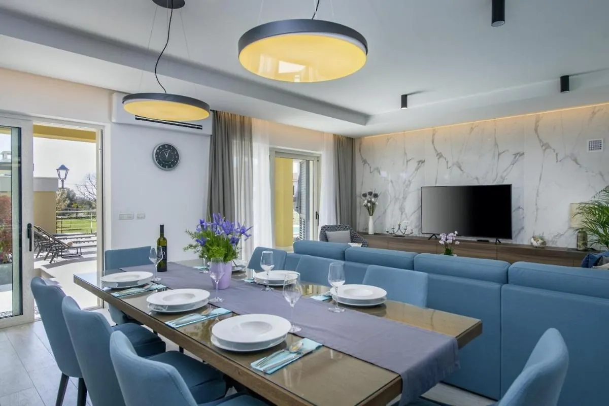 Villa Valentina In Krnica - Haus Fuer 8-9 Personen