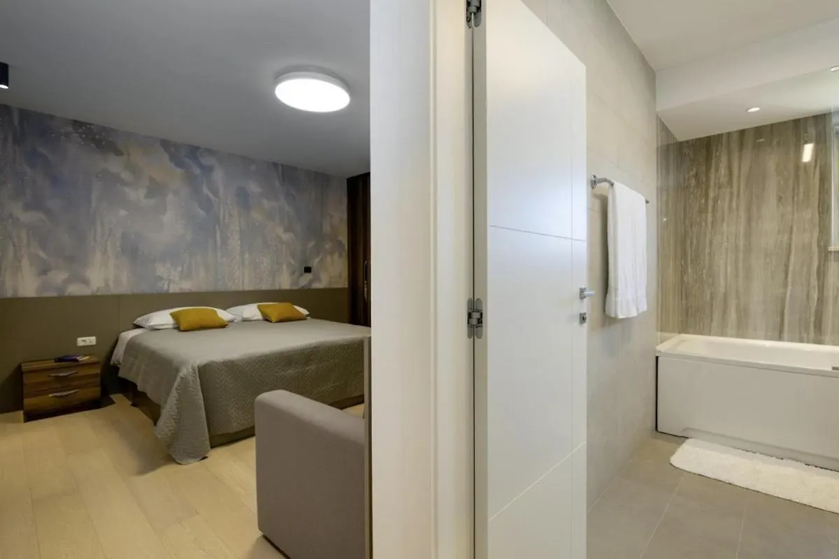 Villa Valentina In Krnica - Haus Fuer 8-9 Personen