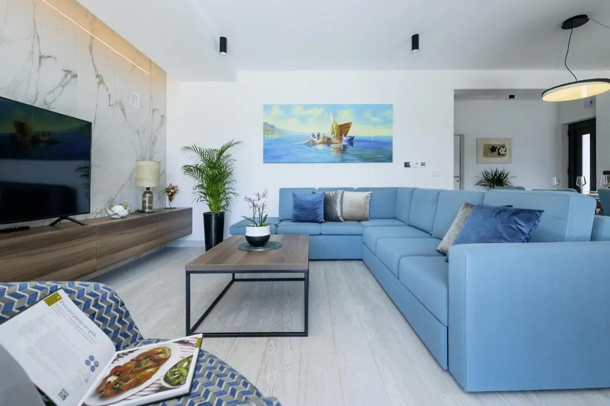 Villa Valentina In Krnica - Haus Fuer 8-9 Personen